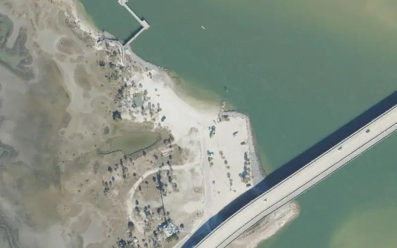 Aerial photo of the area around Alimicani Unimproved Ramp (at Huguenot Memorial Park), Duval County