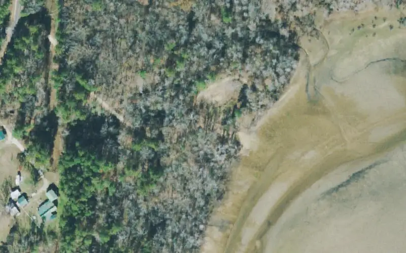 Aerial photo of the area around Big Oak Access Area, Benton County