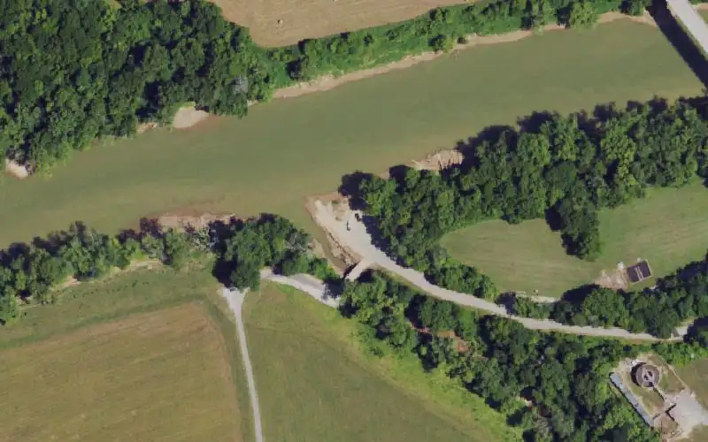 Aerial photo of the area around Brownsville City Park, Edmonson County