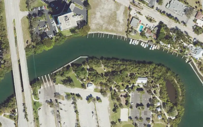Aerial photo of the area around Burt Reynolds Park Paddlecraft Launch Beach, Palm Beach County