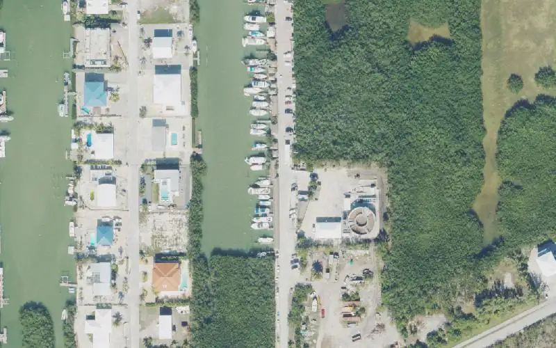 Aerial photo of the area around Coco Plum Yacht Club Pay Ramp (No Parking, Launch and Retrieve Only), Monroe County