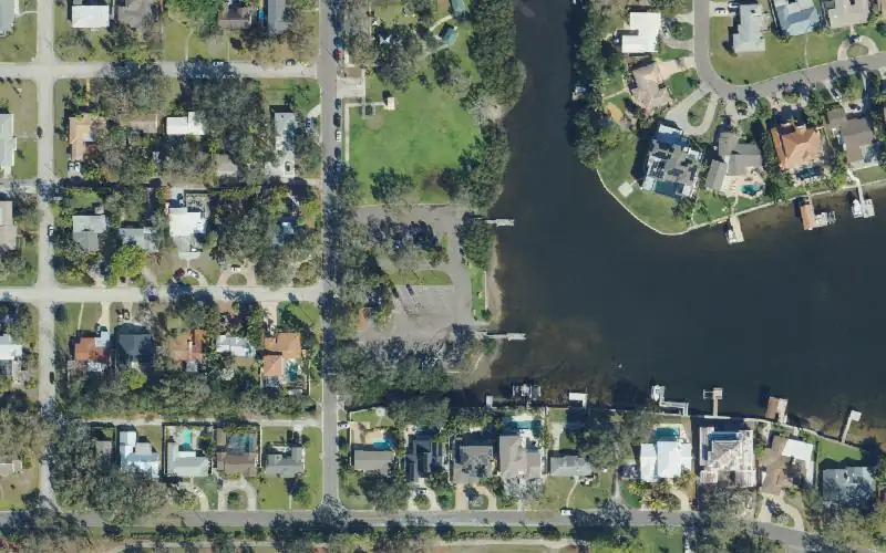 Aerial photo of the area around Crisp Park Boat Ramp, Pinellas County