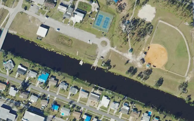 Aerial photo of the area around Dallas White Park - Boat Ramp, Sarasota County