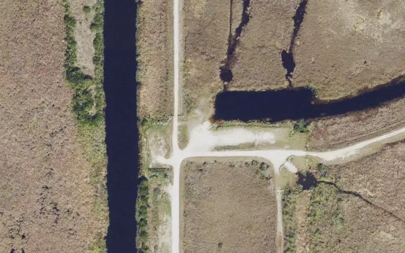 Aerial photo of the area around Everglades WMA - Tamiami Trail (Mile 30.0) at L-67C Canal (CLOSED DURING LEVEE CONSTRUCTION), Miami-Dade County