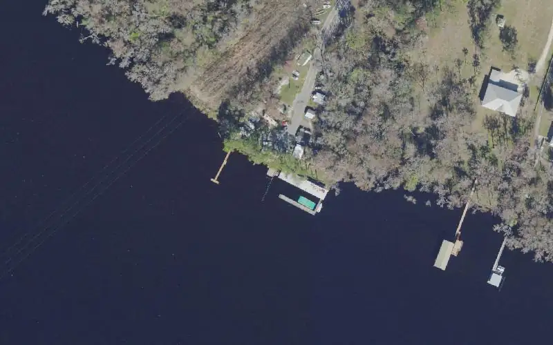 Aerial photo of the area around Gateway Fish Camp RV Resort, Putnam County