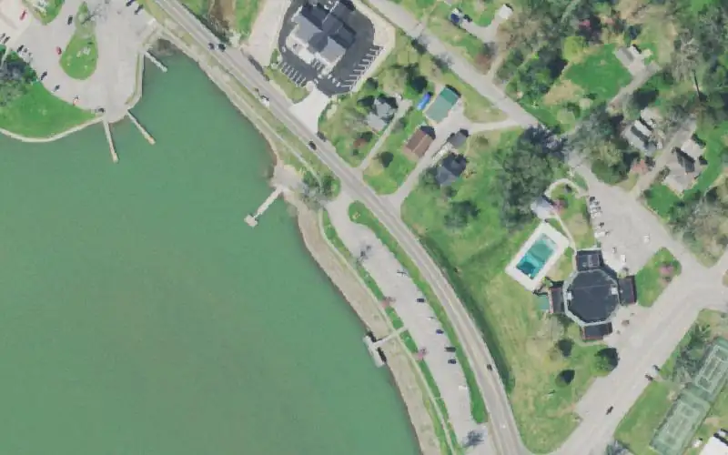 Aerial photo of the area around Gravel Pit, Roane County