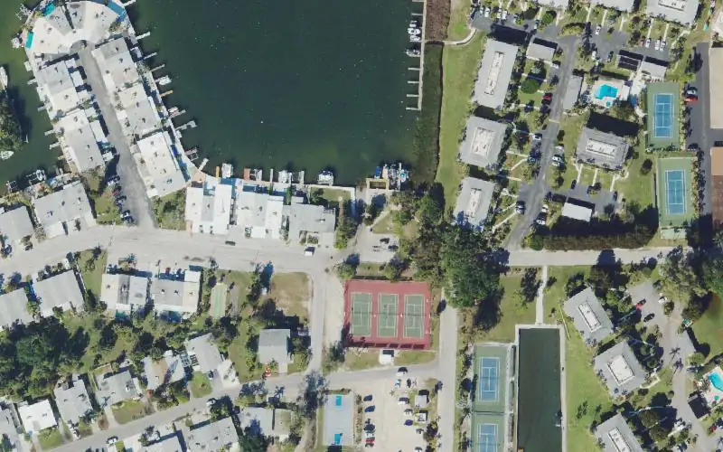 Aerial photo of the area around Holmes Beach Memorial Park, Manatee County