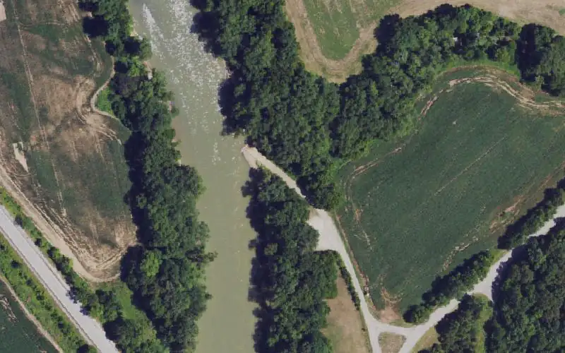 Aerial photo of the area around Honakers Ferry Ramp, Warren County