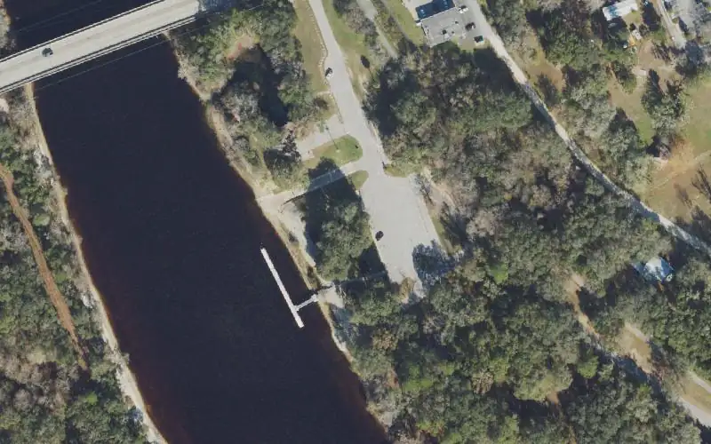 Aerial photo of the area around Ivey Memorial Park and Boat Ramp, Suwannee County
