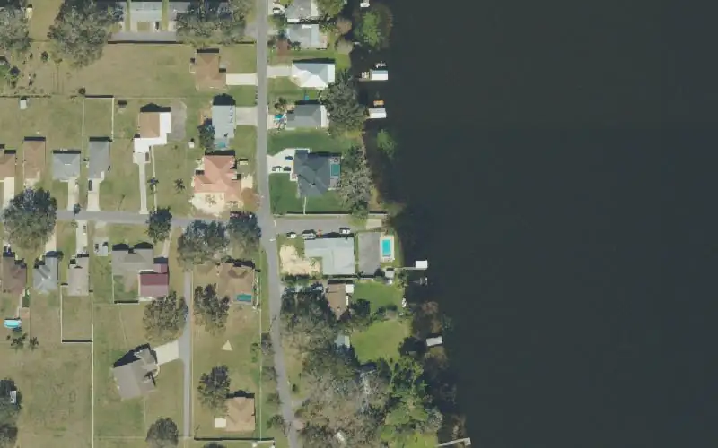 Aerial photo of the area around Lake Jessie Public Boat Ramp (Severe Drop-off, Use at Own Risk), Polk County
