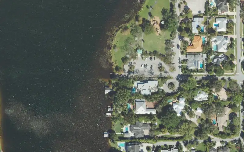 Aerial photo of the area around Lake View Park Boat Ramp, Palm Beach County