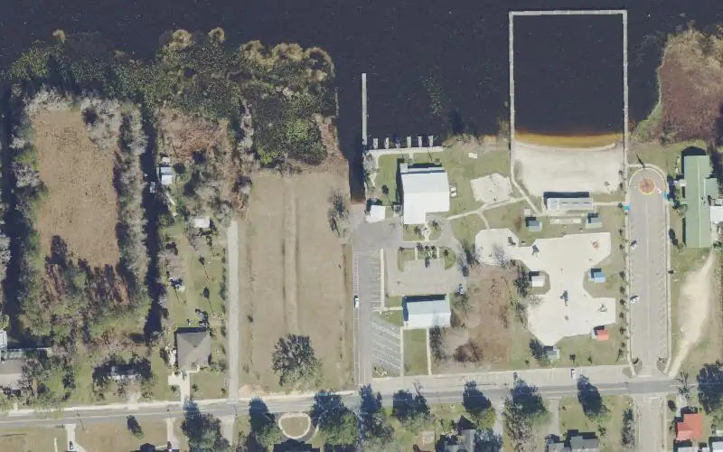 Aerial photo of the area around Lakeside Park Public Boat Ramp, Union County