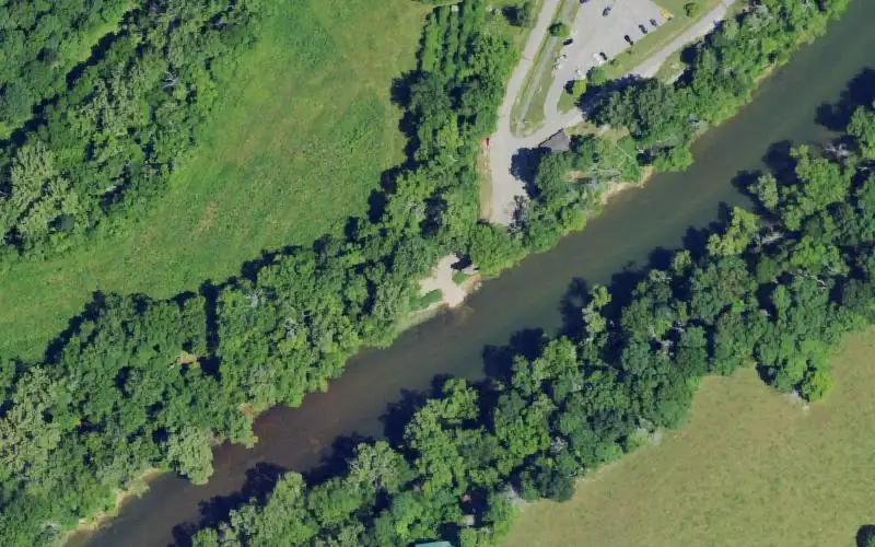 Aerial photo of the area around Munfordville - Stovall Park, Hart County