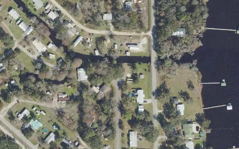 Aerial photo of the area around Palmetto Bluff Public Boat Ramp, Putnam County
