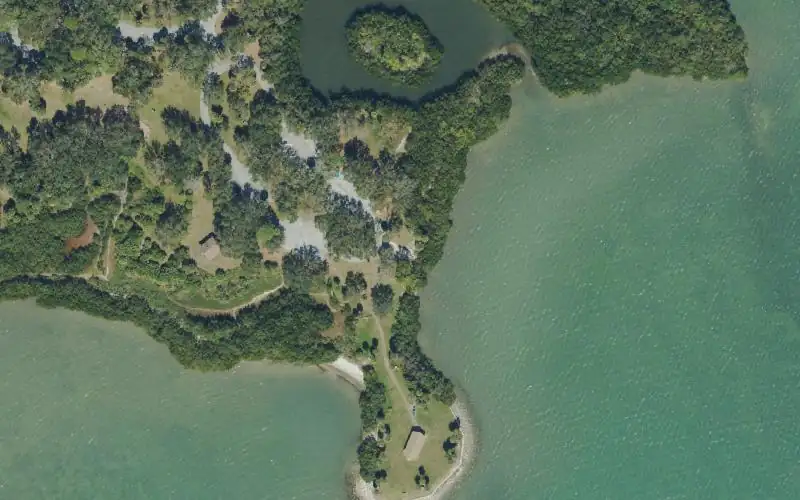 Aerial photo of the area around Pinellas War Veterans Memorial Park - Canoe Launch, Pinellas County