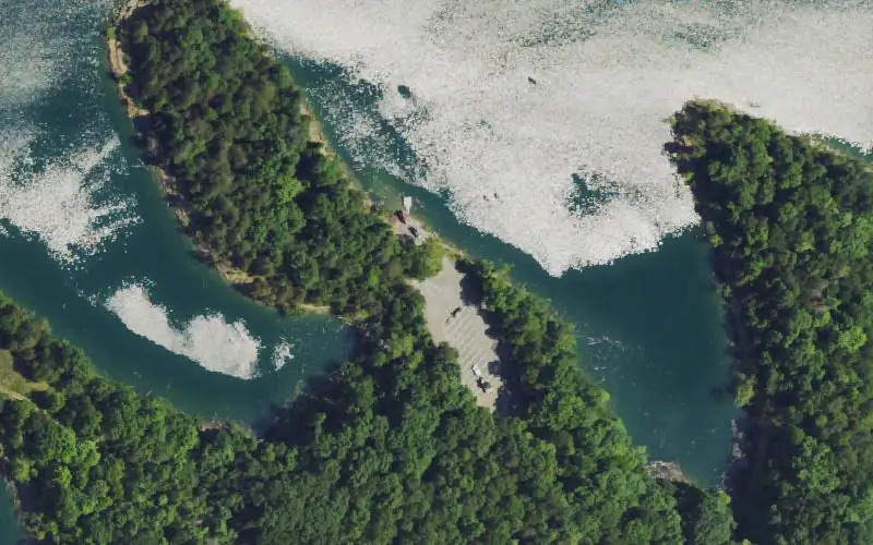 Aerial photo of the area around Ramsey Point, Wayne County
