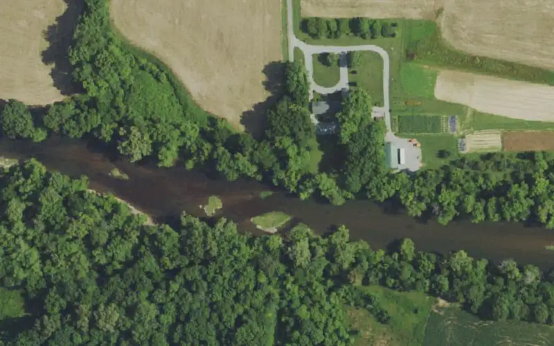 Aerial photo of the area around Roachville, Green County