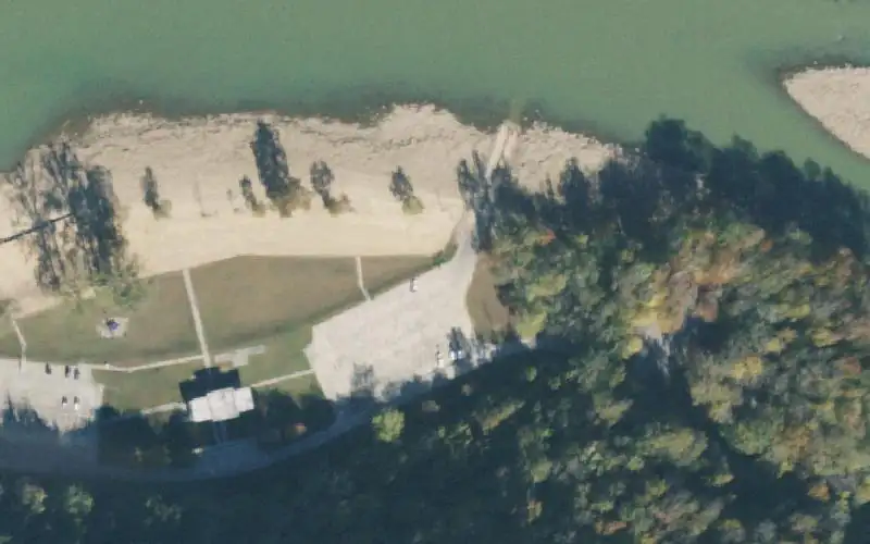Aerial photo of the area around Rock Island State Park, Warren County