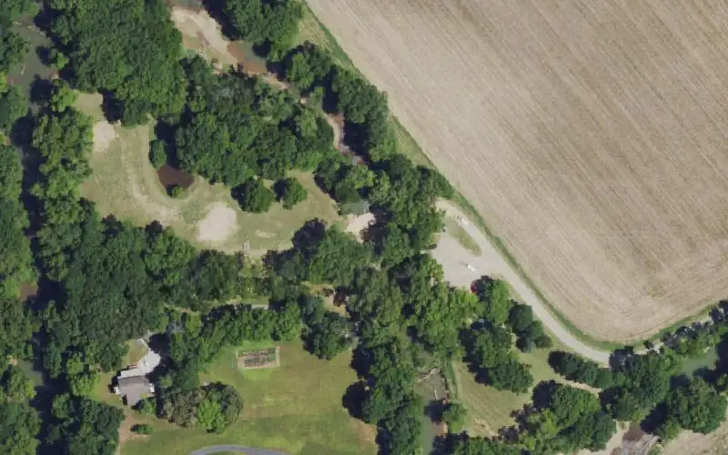 Aerial photo of the area around Romanza Johnson Park, Warren County