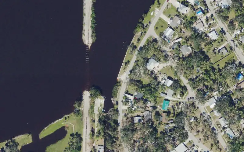 Aerial photo of the area around Russell Park Paddlecraft Launch, Lee County