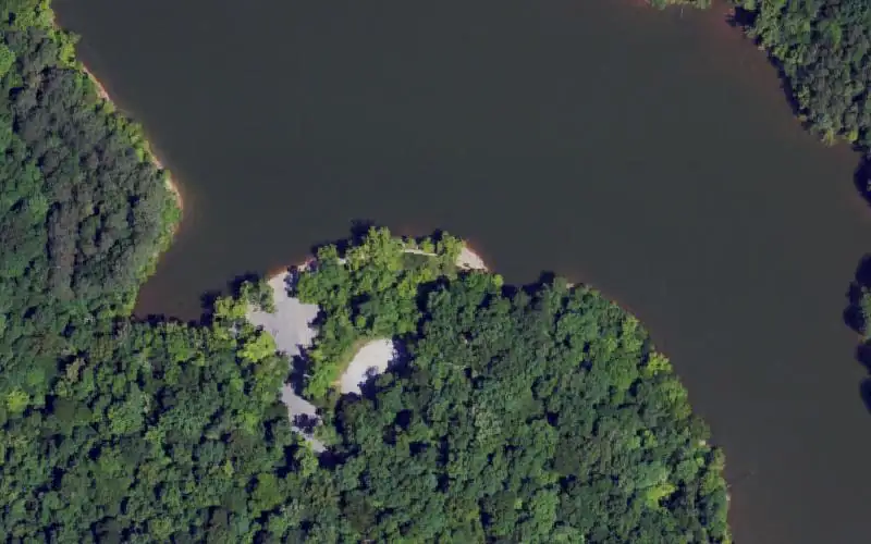 Aerial photo of the area around Shanty Hollow Lake Ramp, Warren County