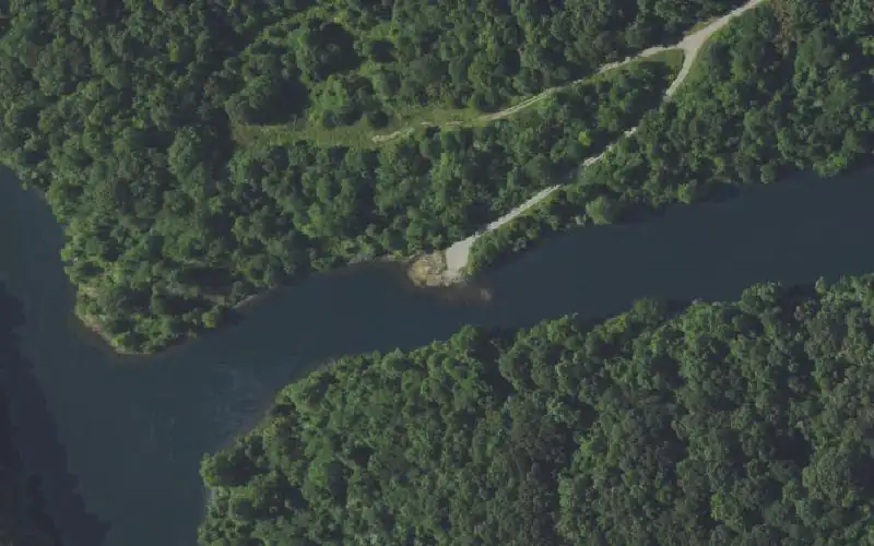 Aerial photo of the area around Tom's Lake, Muhlenberg County