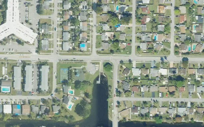 Aerial photo of the area around Winfield Park (Small Boats), Broward County